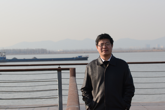 省人大代表、中国科学院南京地理与湖泊研究所物理湖泊与水文研究室研究员胡维平